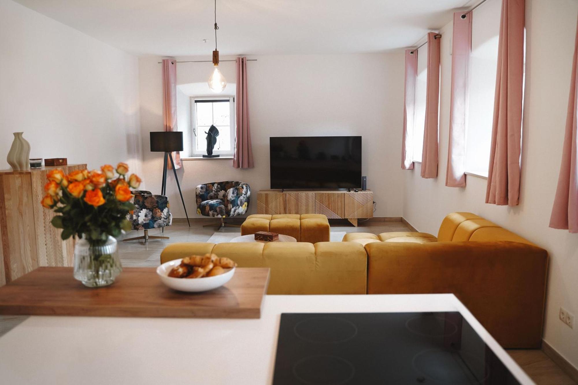 Black Horse Family - Barrierearm - Pfotenglueck - Familienzeit By Loewenherz Homes Apartment Stephanskirchen