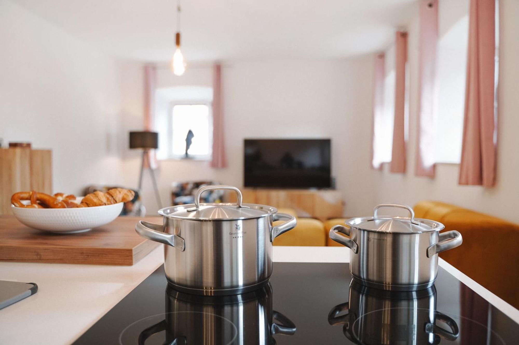 Black Horse Family - Barrierearm - Pfotenglueck - Familienzeit By Loewenherz Homes Appartement Stephanskirchen